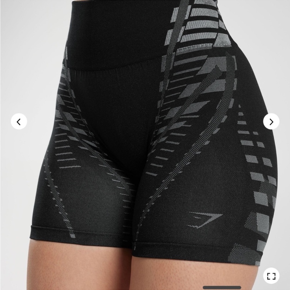 ISO LEGGINGS OR SHORTS SIZE M/L